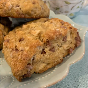 Apple Cinnamon Scone (GF, V available)